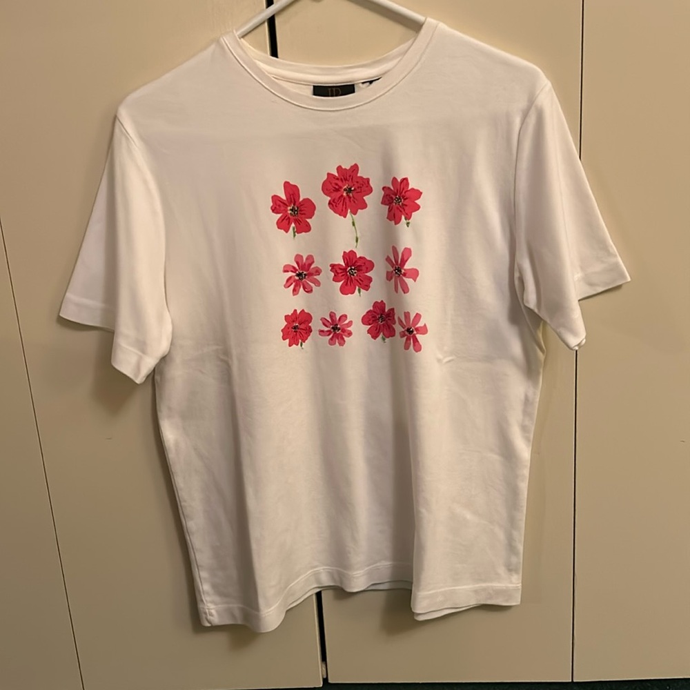 Jenny Buchanan white tee with pink flowers